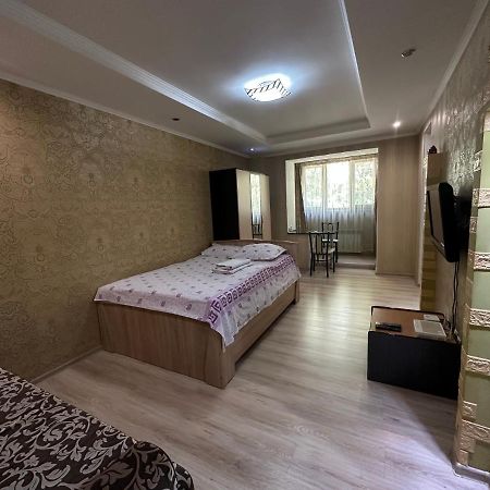 One-Room Apartment Opposite Almaty Airport Turksib ภายนอก รูปภาพ