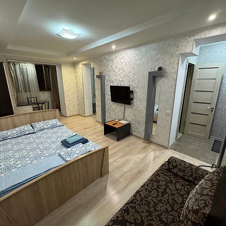 One-Room Apartment Opposite Almaty Airport Turksib ภายนอก รูปภาพ