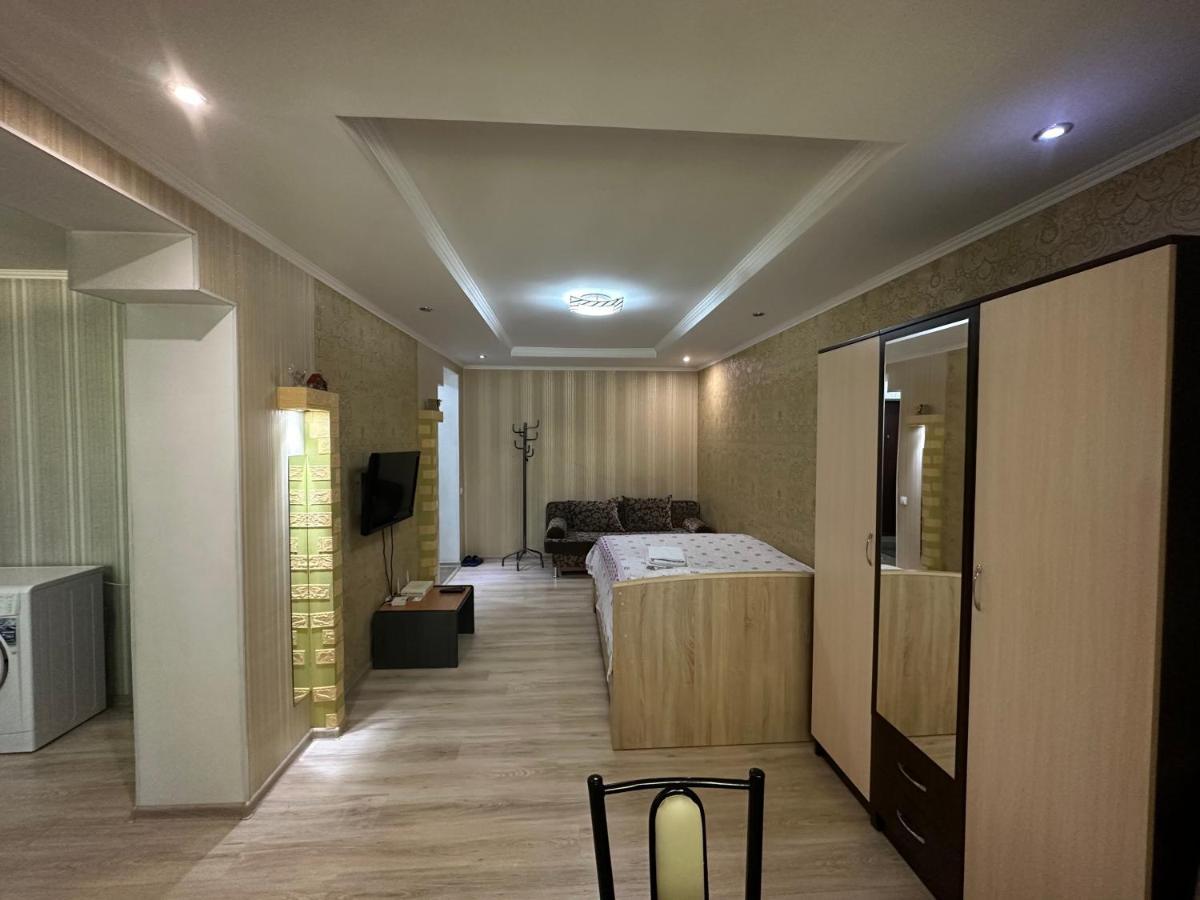 One-Room Apartment Opposite Almaty Airport Turksib ภายนอก รูปภาพ