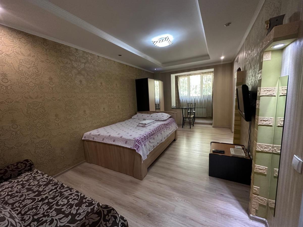 One-Room Apartment Opposite Almaty Airport Turksib ภายนอก รูปภาพ